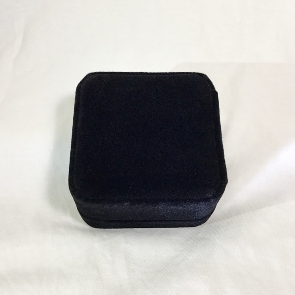 🆕 18K Initial Pendant set with Rolo chain - Picture 5 of 7